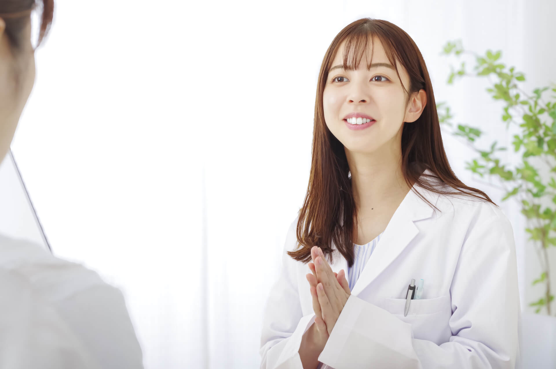 医師が患者と相談している様子